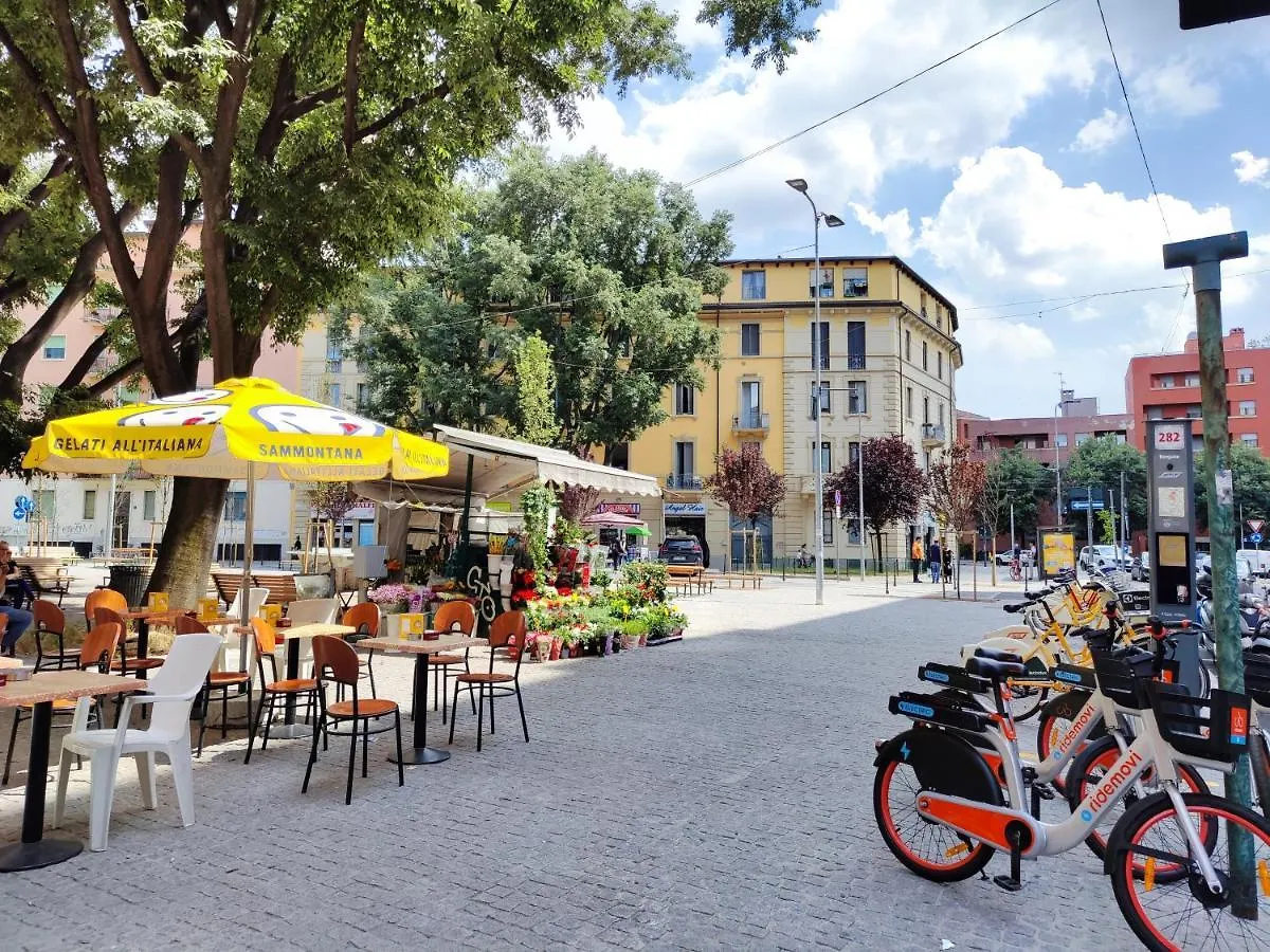 The Green Apt - Stylish And Confortable Large Studio Apartment Close To Metro Milan 0*,  Italy