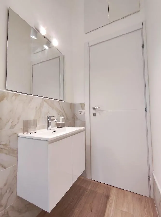 The Green Apt - Stylish And Confortable Large Studio Apartment Close To Metro Milan
