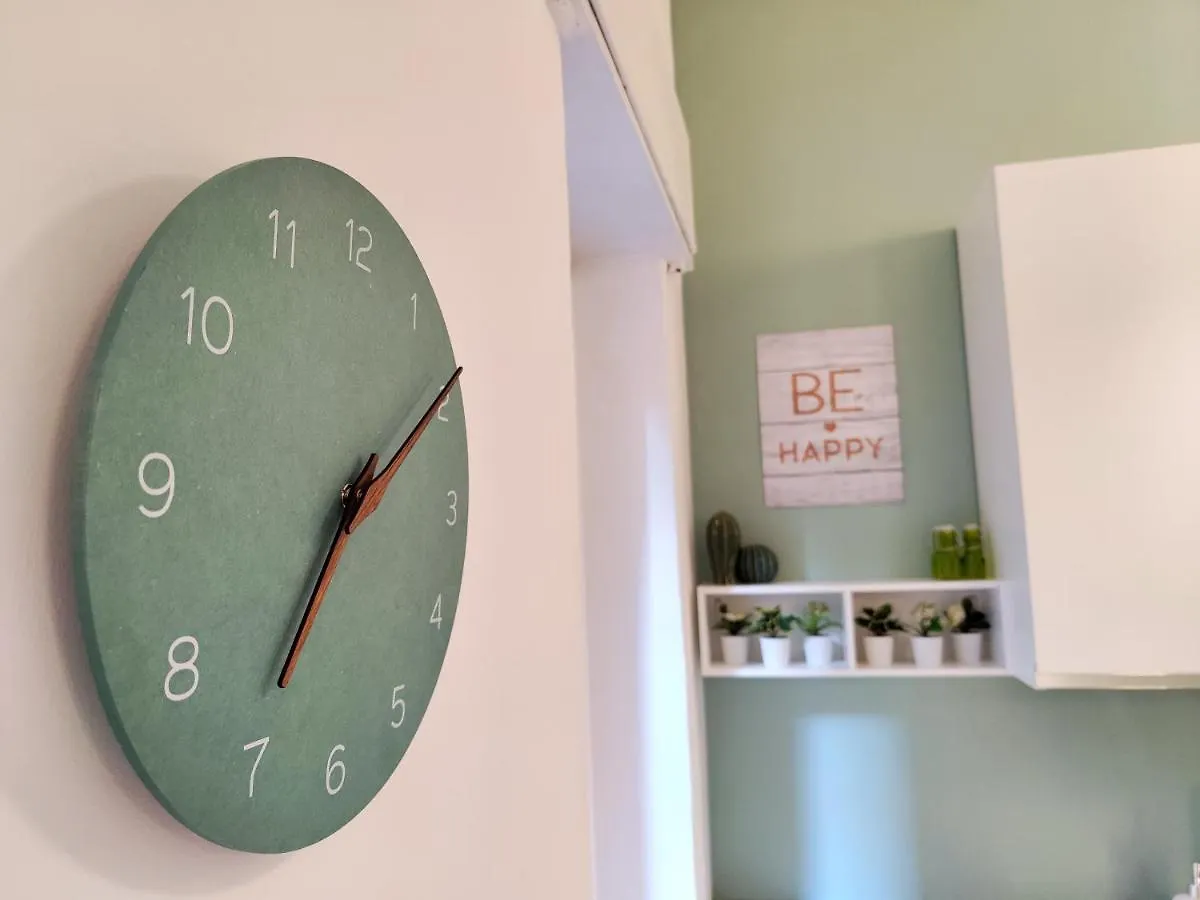 The Green Apt - Stylish And Confortable Large Studio Apartment Close To Metro 밀라노 이탈리아
