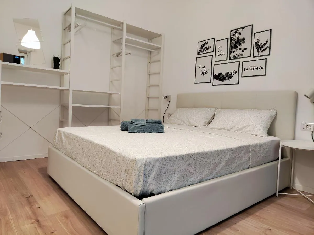 The Green Apt - Stylish And Confortable Large Studio Apartment Close To Metro Milan